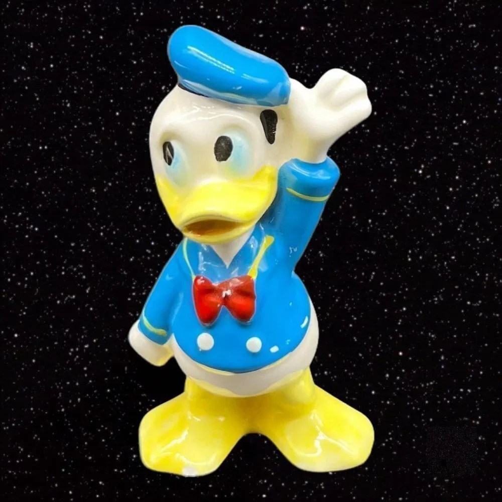 Walt Disney World Donald Duck Japanese Figure Figurine Japan Ceramic‎ 3”T 2”W